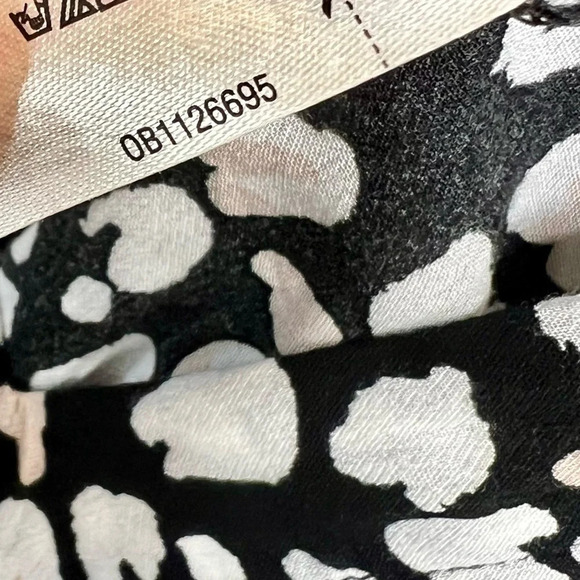 Free People Women's Bare It All Black Animal Print Bodysuit Size M Lace NEW - Picture 9 of 12